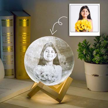 Personalised 3D Moon Lamp for Female Friend Birthday (14cm,16 colours)