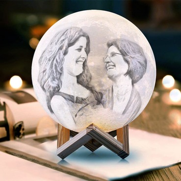 Personalised 3D Moon Lamp in 16 Colours for Mother's Day